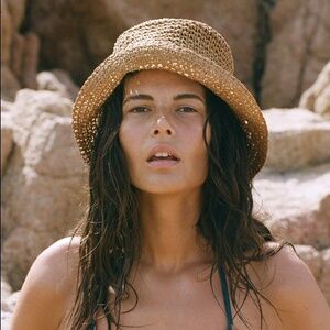 Vitamin A straw bucket hat NWT